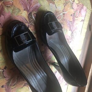 Great Coach shoes. Looks great with a suit or with jeans.